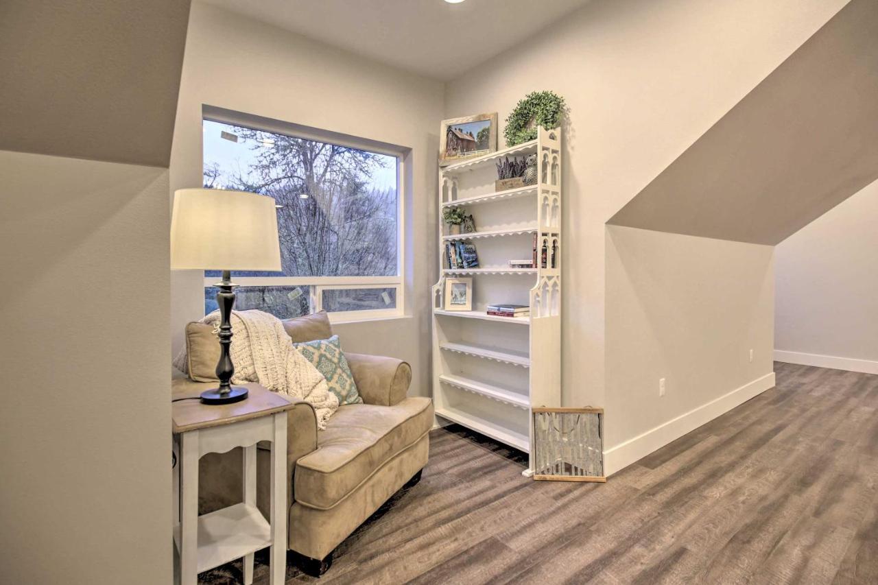 Chic Farmhouse With Creek In Heart Of Wine Country! McMinnville Exteriör bild